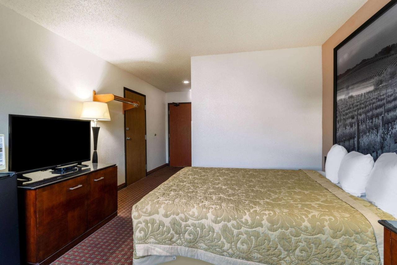 Super 8 By Wyndham