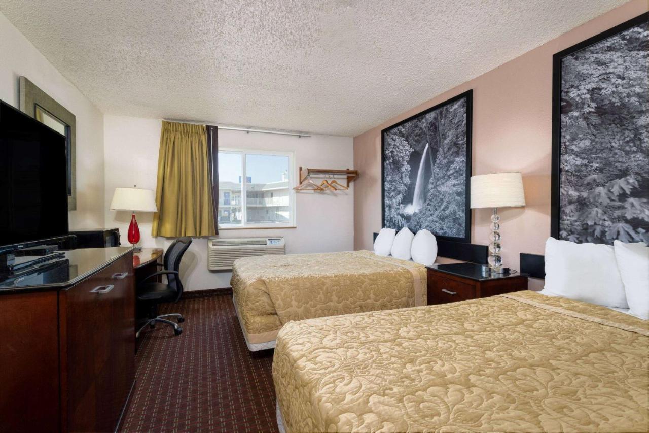 Super 8 By Wyndham Motel 3*